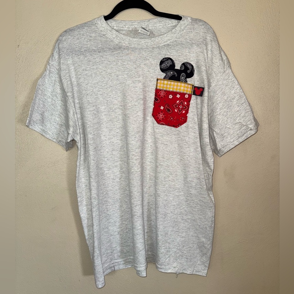 Mickey Disney T-shirt Large western paisley grey L bandana pocket